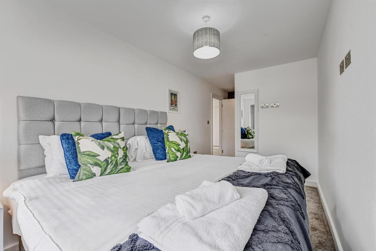 St Martins 2 Bedroom Apartments In Ruislip By 360 Stays Luaran gambar