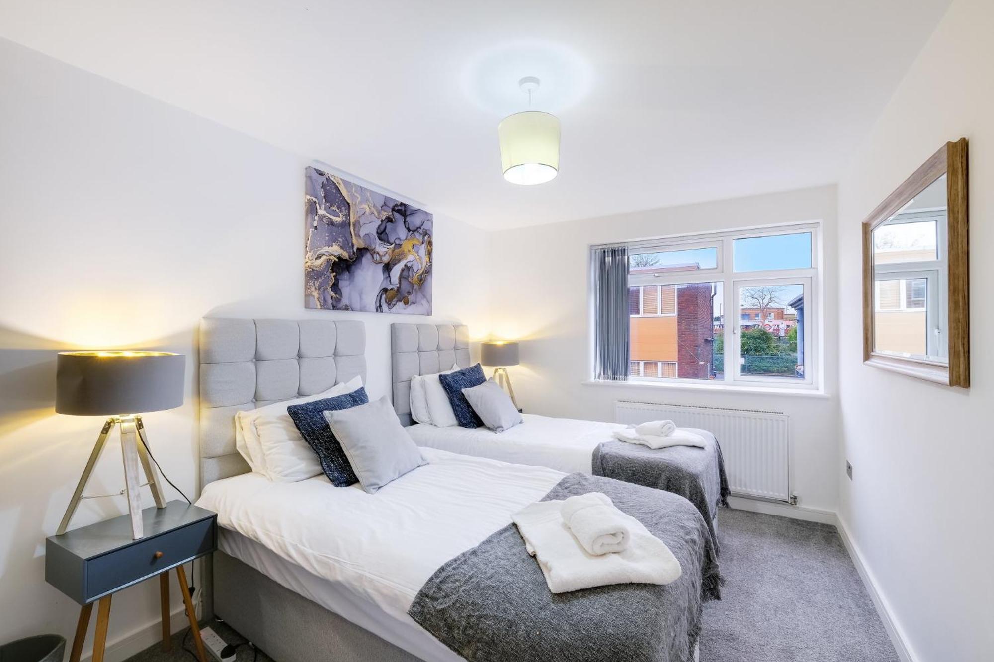 St Martins 2 Bedroom Apartments In Ruislip By 360 Stays Luaran gambar